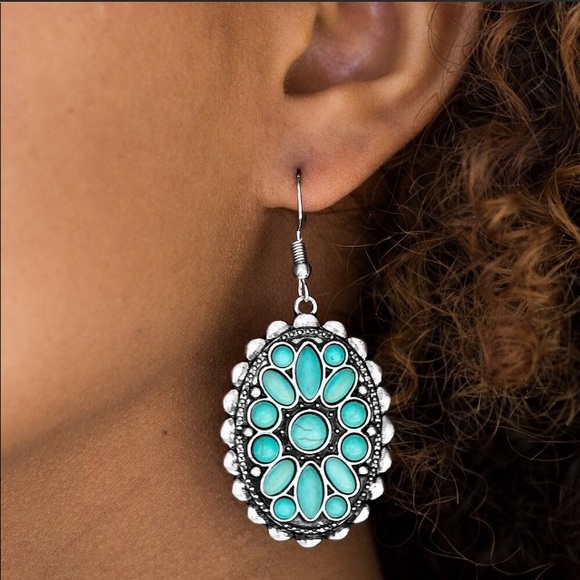 paparazzi Jewelry - 🌻NEW! Turquoise earrings!